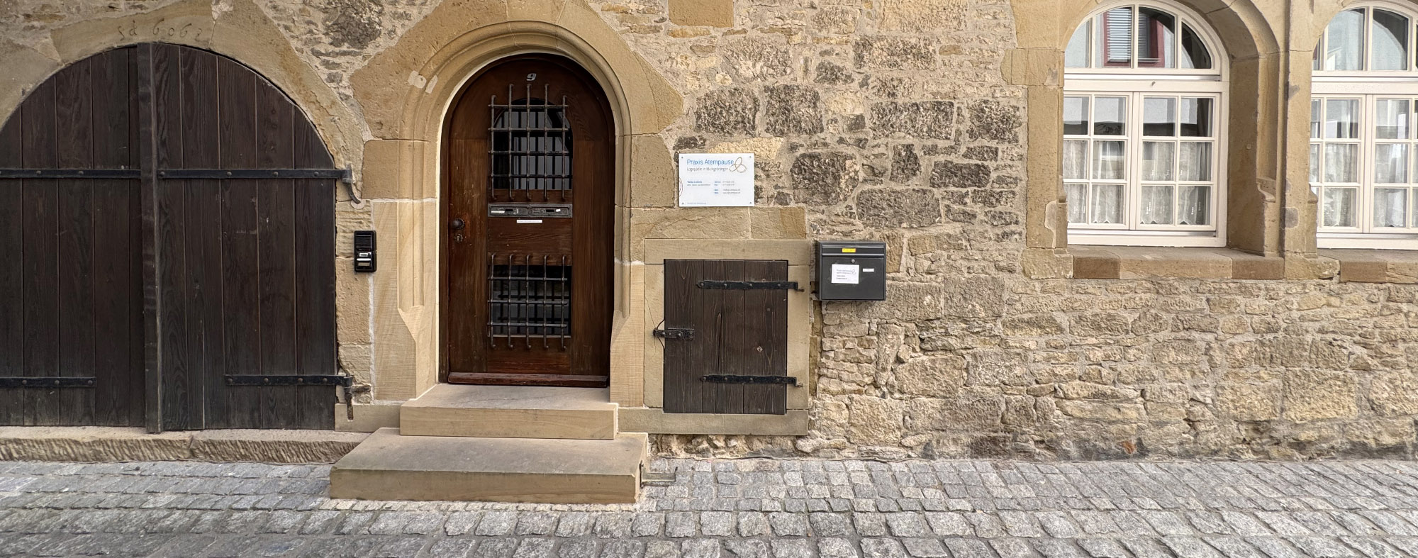 Der Eingang zur Praxis