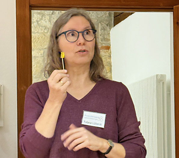 Tabea Lübeck während einer Therapie-Sitzung